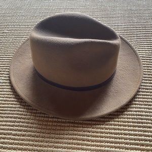Beautiful Wool Italian Fedora Hat in Camel Brown Color